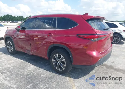2022 Toyota Highlander Xle z USA, uszkodzony, nr VIN 5TDGZRAH4NS544471